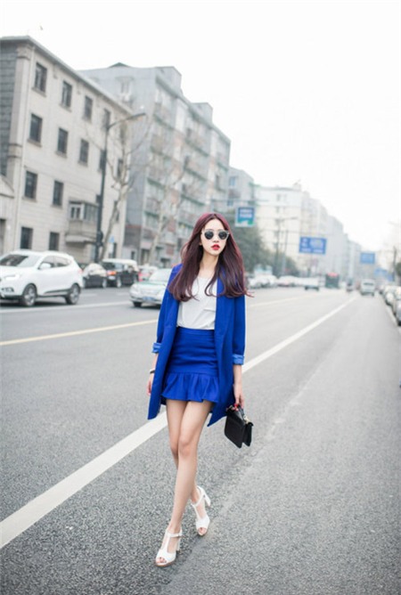 Minh Hằng mặc đẹp với mốt váy loe - 11