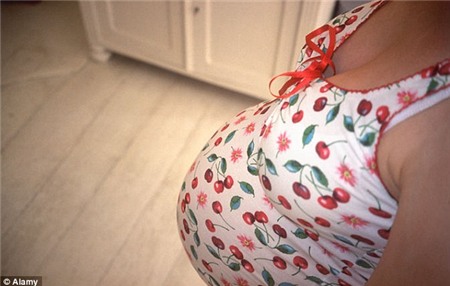 Con gái 13 tuổi mang thai, cha 27 tuổi thành... ông ngoại | 13 tuổi mang thai,mang thai vị thành niên