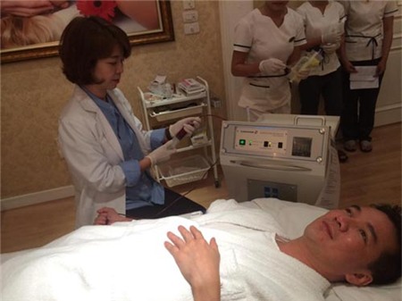 Đàm Vĩnh Hưng bị bệnh thiếu máu lên não - 1