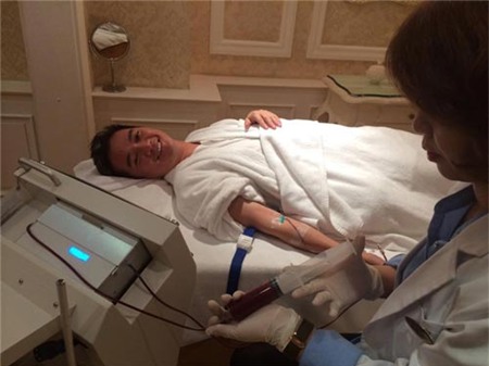 Đàm Vĩnh Hưng bị bệnh thiếu máu lên não - 4