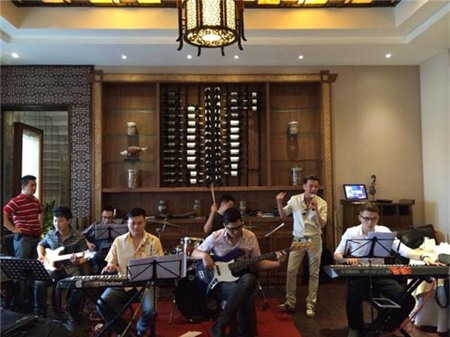 Đàm Vĩnh Hưng bị bệnh thiếu máu lên não - 8