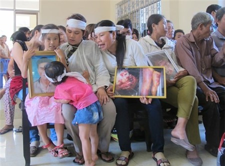 Người nhà nạn nhân Kiều.