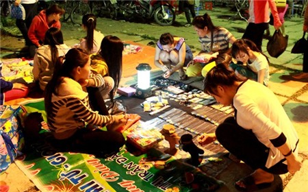trang-sức, trung-quốc, sài-gòn, giá-rẻ, độc, chợ, vỉa hè