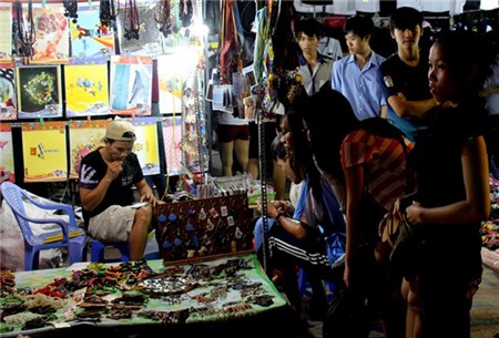 trang-sức, trung-quốc, sài-gòn, giá-rẻ, độc, chợ, vỉa hè