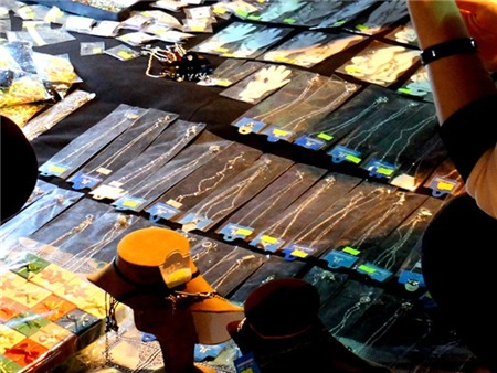 trang-sức, trung-quốc, sài-gòn, giá-rẻ, độc, chợ, vỉa hè