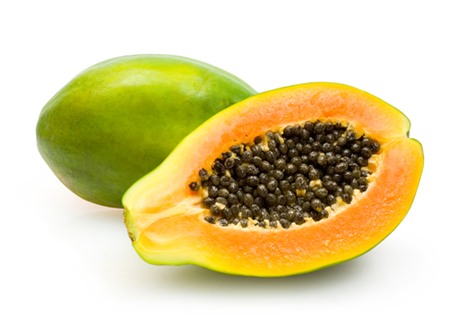 Đu đủ mùi vị thơm ngon và có nhiều công dụng trị bệnh. Ảnh: Shutterstock.