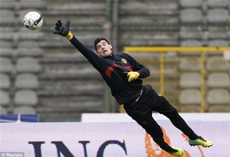 Nhiều khả năng Courtois trở về nước Anh thi đấu.