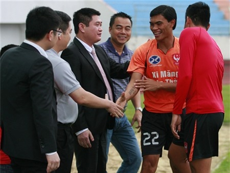 Bầu-Thụy, chứng-khoán, thoái-vốn, bóng-đá, bất-động-sản, xi-măng, đại-gia, Nguyễn-Đức-Thụy