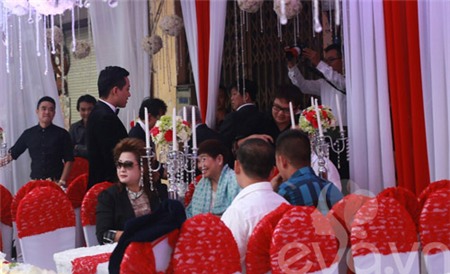 Tuấn Hưng cực điển trai trong lễ đón dâu - 3