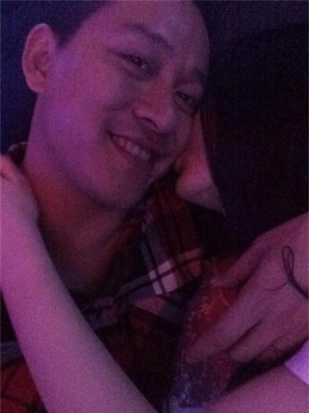 Tuấn Hưng hôn vợ đắm đuối trong đêm tân hôn - 3