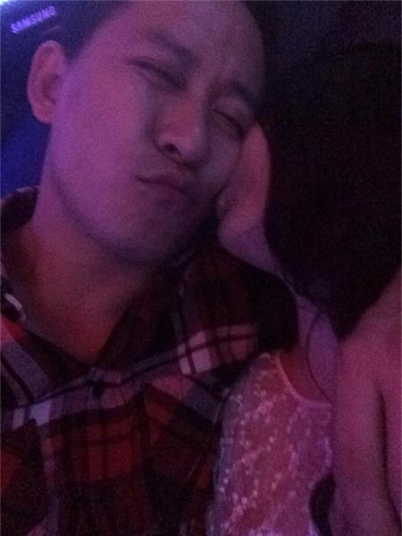 Tuấn Hưng hôn vợ đắm đuối trong đêm tân hôn - 4