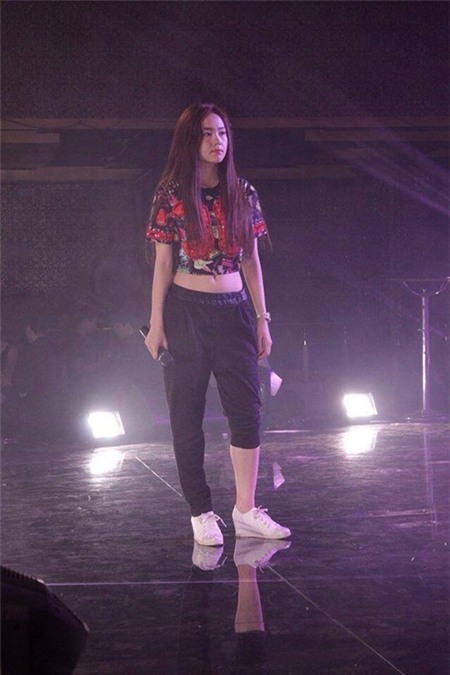 'Chuẩn men' thời trang như Minh Hằng - 7