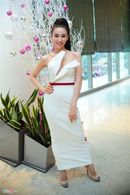 Ngân Khánh với phong cách quyến rũ 'chết người' - 11