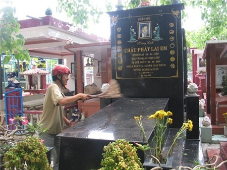 Mộ Châu Phát Lai Em khang trang ở nghĩa trang Gò Dưa.