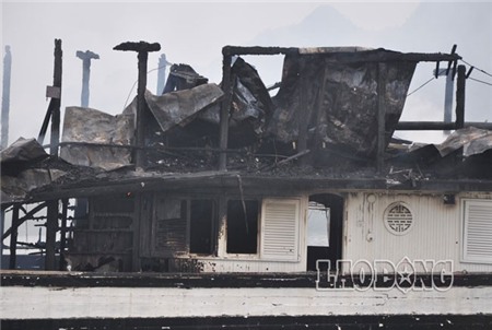 May mắn, 17 du khách, trong đó có 15 khách quốc tế đã được nhân viên của tàu cứu hộ kịp thời và an toàn đã trở về Hà Nội.