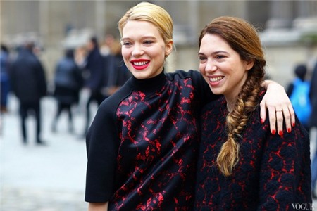 5 kiểu cổ áo chỉ hợp với quý cô 