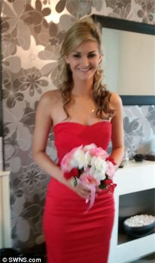 Quyên góp tiền để... nâng ngực 5