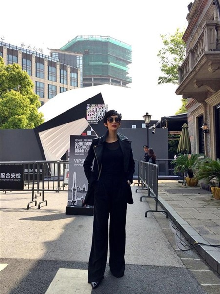 Hồ Ngọc Hà và Xuân Lan khoe dáng 