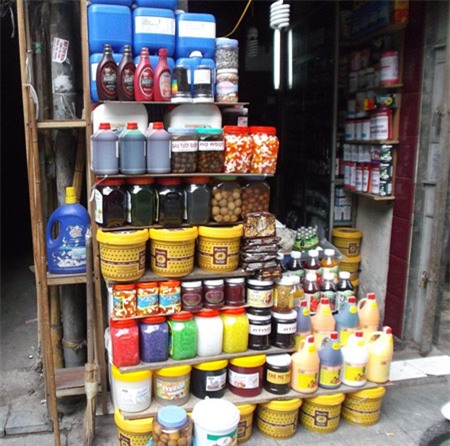 Các loại siro bày bán tràn lan