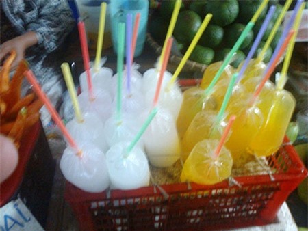 Các loại siro bày bán tràn lan