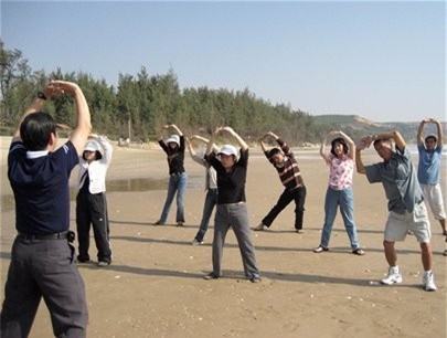 Người lớn tuổi cần thời gian nghỉ ngơi và rèn luyện sức khỏe.