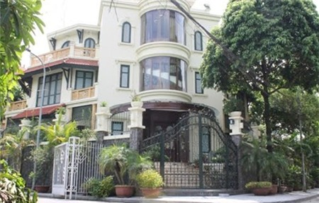 Biệt thự hàng trăm tỷ của bầu Kiên