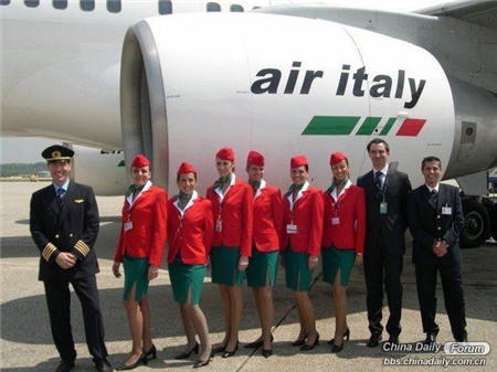 Ngắm vẻ xinh đẹp của các nữ tiếp viên hàng không trên toàn thế giới 23