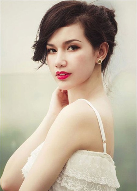 Ngọc nữ showbiz làm dâu nhà 