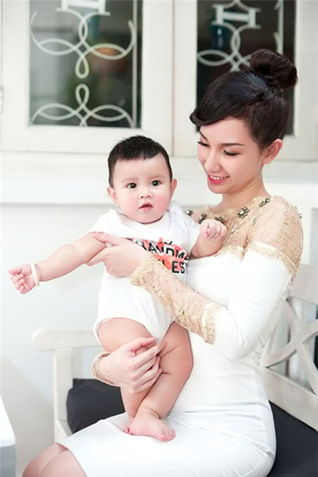 Ngọc nữ showbiz làm dâu nhà