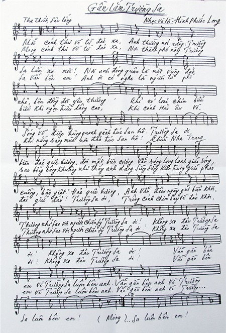 Bản viết tay ca khúc Gần lắm Trường Sa của nhạc sĩ Hình Phước Long.