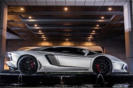 Chiếc Lamborghini Aventador Jackie Chan Edition cáu cạnh của Thành Long. Ảnh: ChinaLuxus.