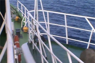 Tàu Hải cảnh 44044 Trung Quốc đâm thẳng mạn phải tàu Cảnh sát biển VN 4033.