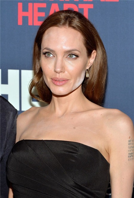 Angelina Jolie liên tiếp mắc lỗi trang điểm ẩu, lộ phấn loang lổ 4