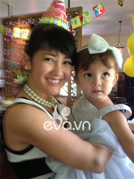 Hồng Nhung khoe ảnh con nhân ngày 1/6 - 7