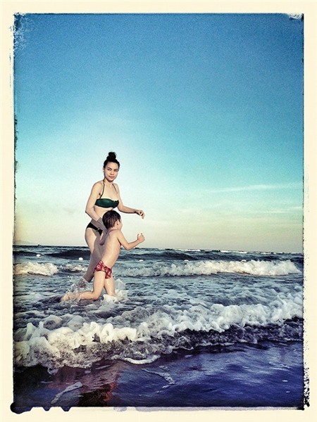 4 xu hướng đồ bơi đang khiến kiều nữ Việt