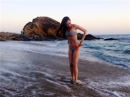 4 xu hướng đồ bơi đang khiến kiều nữ Việt