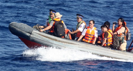 cảnh sát biển; giàn khoan; TQ; Trung Quốc