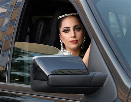 gaga5-7462-1404353399.jpg