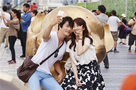 Kwon Sang Woo cùng