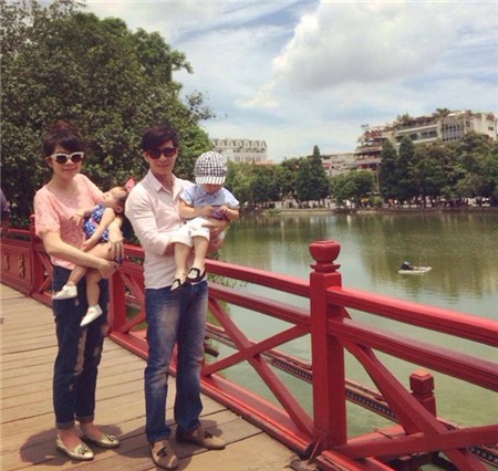 Lý Hải - Minh Hà đưa con đi thăm Lăng Bác