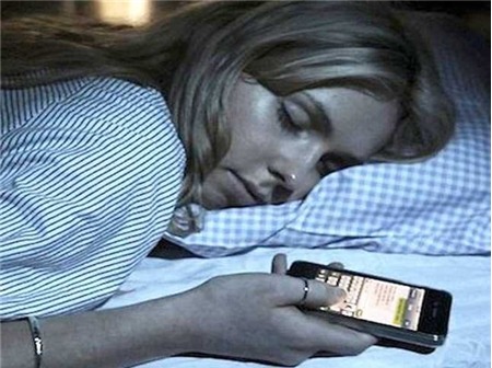 Chứng nghiện smartphone đã có tên gọi quốc tế