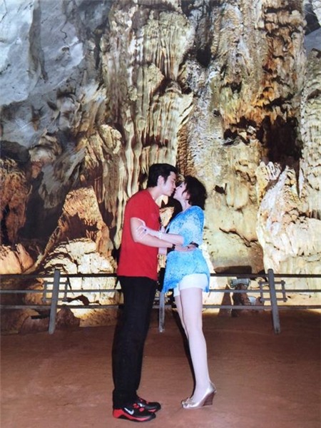 Vũ Hoàng Việt và người yêu lãng mạn tại Quảng Bình - 1