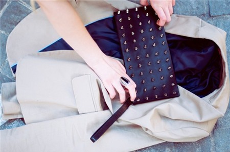 Túi hay Clutch - Đeo gì tới công sở mới là 