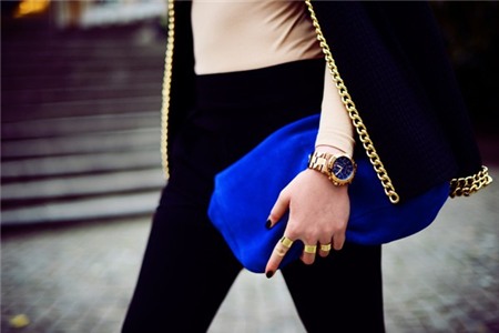 Túi hay Clutch - Đeo gì tới công sở mới là 