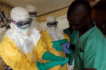 Việt Nam khẩn cấp đối phó dịch bệnh Ebola - 1