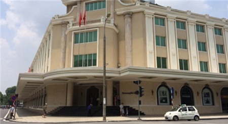 Tràng Tiền Plaza với diện mạo mới rất đẹp và hoành tráng nhưng không có định vị thương hiệu rõ ràng.