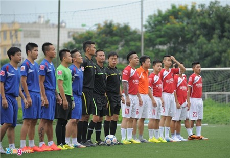 Cầu thủ ĐTQG tới xem ca sĩ Tuấn Hưng ghi bàn ở giải phủi