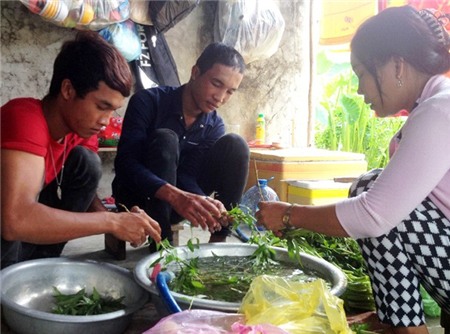 Trước mặt phóng viên, Hào Anh tỏ ra ngoan hiền.