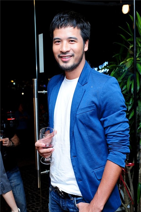 Dù tuyên bố chia tay kiều nữ Ngọc Lan để hợp thức hóa mối quan hệ yêu đương với người mẫu lai nhưng anh cũng không giữ được Diana Nguyễn. Hot girl đã chia sẻ chọn cách chia tay anh và lên tiếng xin lỗi Ngọc Lan vì là người thứ ba.