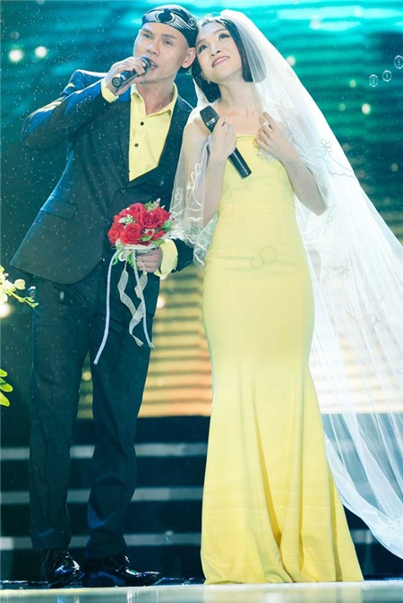 Phan Đinh Tùng lần đầu khoe con gái